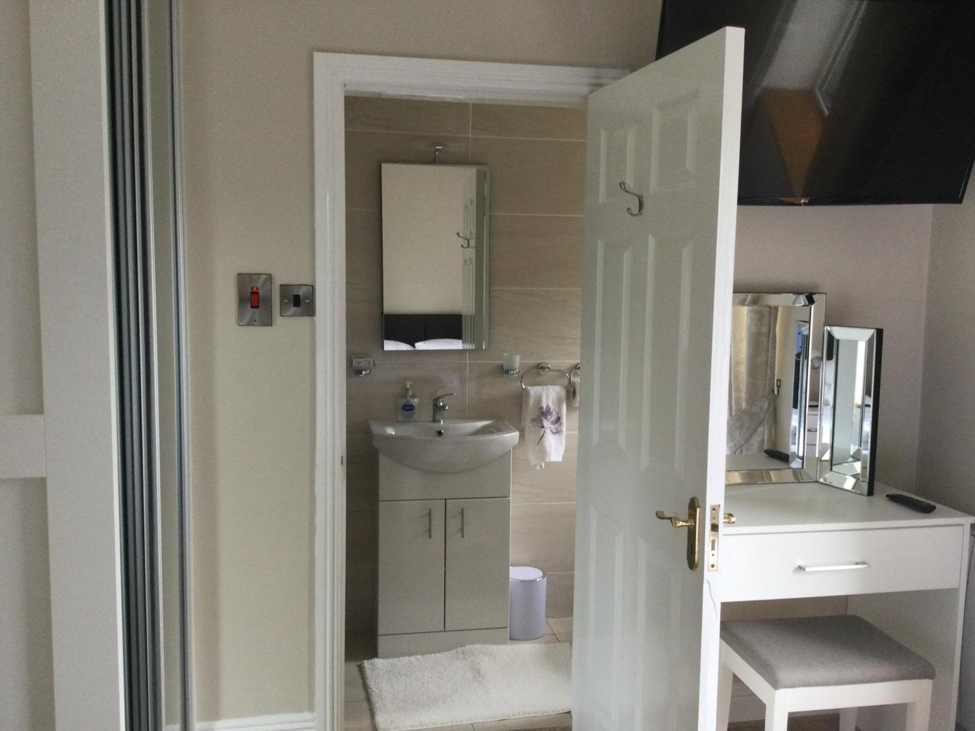Adare Luxury Riverside Apartment Limerick Junction Extérieur photo
